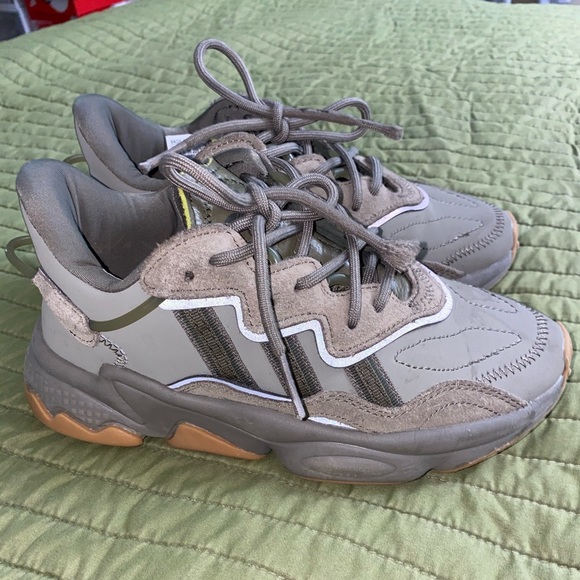 adidas ozweego size 3.5